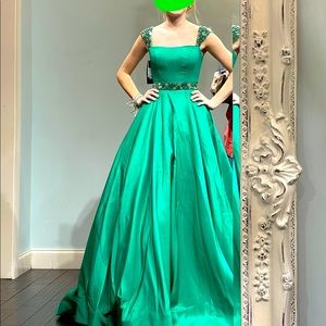 Sherri Hill Spring 2022 green Ballgown